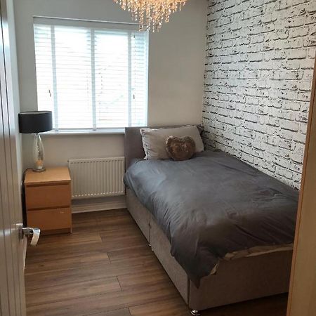 Double Room With En-Suite. Central For North West Rainhill Экстерьер фото