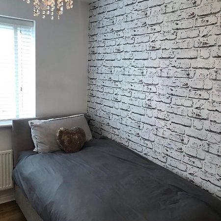 Double Room With En-Suite. Central For North West Rainhill Экстерьер фото